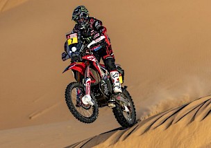 Kevin Benavides behauptet den ersten Etappensieg der Dakar 2020 an einem brutalen Tag.
