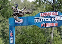 Ferrandis gibt den ersten Schuss mit dominierendem 1:1-Finish beim 250MX-Saisonauftakt ab.