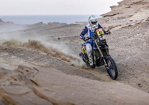 Adrien Van Beveren sichert sich auf der neunten Etappe der Rallye Dakar einen starken fünften Platz.