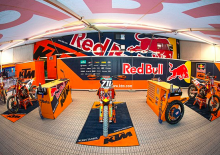 READY TO ROLL: RED BULL KTM FACTORY RACING