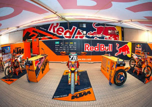 READY TO ROLL: RED BULL KTM FACTORY RACING