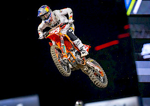 JULIEN BEAUMER BAUT FÜHRUNG IN DER 250SX WEST IN ANAHEIM AUS