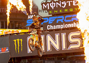 Rockstar Energy Husqvarna Factory Racing: Malcolm Stewart holt ersten Sieg bei seinem Heimrennen der AMA Supercross Championships in Tampa