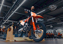 KTM AG NIMMT VOLLSTÄNDIGE PRODUKTION WIEDER AUF KTM AG NIMMT VOLLSTÄNDIGE PRODUKTION WIEDER AUF