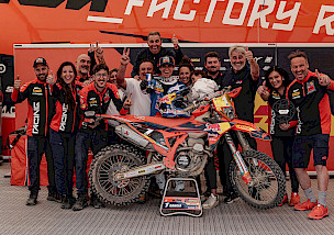 JOSEP GARCIA DOMINIERT DEN ENDUROGP VON WALES