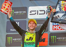 Romain Febvre teilt sich den ersten Platz in Belgien und verteidigt das Red Plate der MXGP Romain Febvre teilt sich den ersten Platz in Belgien und verteidigt das Red Plate der MXGP