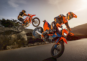 KTM PRÄSENTIERT DIE 690 ENDURO R UND 690 SMC R 2026 MODELLE