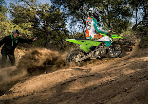 Kawasaki präsentiert die KLX140R für 2026