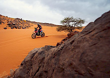 Tosha Schareina holt drei Etappensiege in Folge und übernimmt die Führung bei der Rallye du Maroc Tosha Schareina holt drei Etappensiege in Folge und übernimmt die Führung bei der Rallye du Maroc