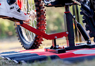 Sicher heben - mit dem Rothewald Motorradheber