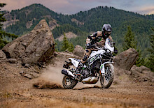 Kawasaki KLE500 und KLE500 SE – jetzt auch mit „Rally“- und „Adventure Tourer“-Paket