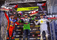 Jonny Walker sichert sich die Meisterschaft in der AMA EnduroCross-Serie 2025 in einem dramatischen Finale in Everett
