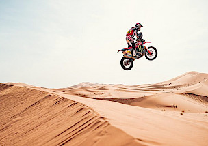 Rallye Dakar 2026: Tosha Schareina gewinnt die vierte Etappe, Dreifachsieg für das  Monster Energy Honda HRC Team