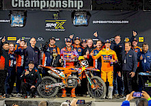 RED BULL KTM FACTORY RACING - ELI TOMAC GEWINNT ANAHEIM 1 SUPERCROSS