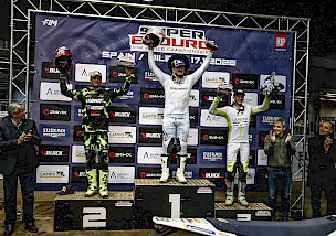 Billy Bolt setzt seine Siegesserie mit einem SuperEnduro-Sieg in Bilbao fort