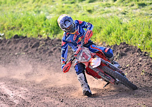 DANTE OLIVEIRA VOM FMF KTM FACTORY RACING TEAM ERÖFFNET DIE NGPC-SAISON MIT EINEM SIEG IN DELANO