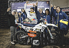 FIM SuperEnduro-Weltmeisterschaft 2026: Billy Bolt bleibt mit einer dominanten Leistung in Ungarn ungeschlagen