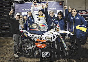 FIM SuperEnduro-Weltmeisterschaft 2026: Billy Bolt bleibt mit einer dominanten Leistung in Ungarn ungeschlagen