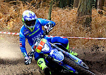 STEVE HOLCOMBE DOMINIERT BEI SEINEM SHERCO UK-DEBÜT UND SIEGT BEIM SANTON ENDURO 2026