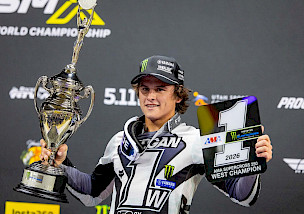 Haiden Deegan sichert sich in St. Louis mit einem dominanten Sieg beim East/West Showdown den zweiten Western Divisional Titel in Folge, Ken Roczen gewinnt in der 450SMX-Klasse