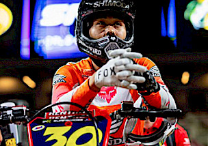 Jo Shimoda erlitt nach Unfall in St. Louis einen Wadenbeinbruch