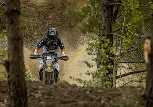 Jeremy Sydow dominiert trotz Verletzungspause – packende Duelle und perfekte Bedingungen beim Sprint-Enduro in Sachsen