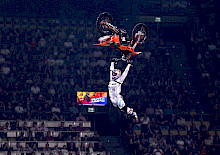 Premiere der NIGHT of the JUMPs in Leipzig: Der Kampf um die World Tour geht weiter