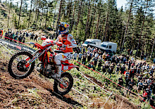 Andrea Verona kämpft sich am ersten Tag in Finnland zurück und holt sich seinen ersten EnduroGP-Sieg des Jahres 2026