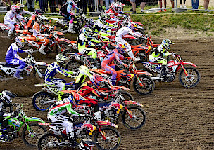 Die FIM Motocross-Weltmeisterschaft kehrt mit dem Monster Energy MXGP von Großbritannien nach Foxhills zurück