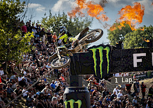 Jeffrey Herlings und Guillem Farres siegen beim Monster Energy MXGP von Großbritannien