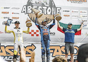MANUEL LETTENBICHLER GEWINNT ABESTONE HARD ENDURO UND BAUT SEINE FÜHRUNG IN DER HEWC WEITER AUS