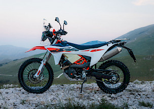 GO OUT. MEET YOURSELF: DIE KTM 690 RALLY 2027