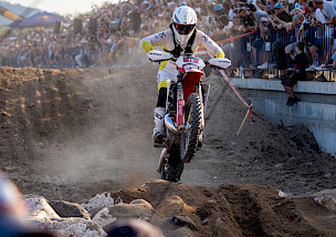 MITCH BRIGHTMORE GEWINNT DAS SEA TO SKY BEACH RACE